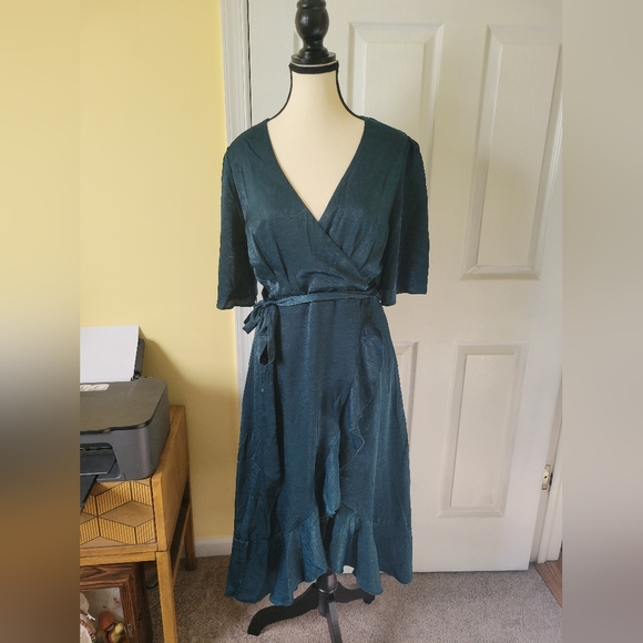 Emerald Dress from Lulu’s. EUC - Picture 2 of 7